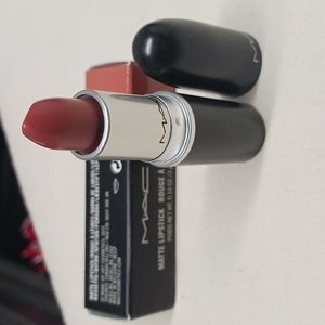 MAC Cosmetics Velvet Teddy lipstick New